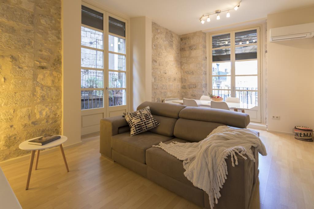Bravissimo Cort Reial-1B Apartment Girona Bagian luar foto