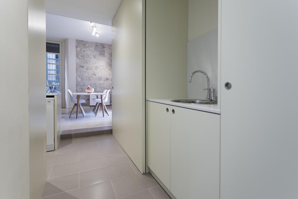Bravissimo Cort Reial-1B Apartment Girona Bagian luar foto