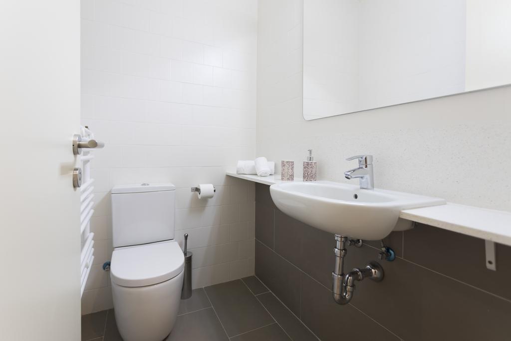 Bravissimo Cort Reial-1B Apartment Girona Bagian luar foto