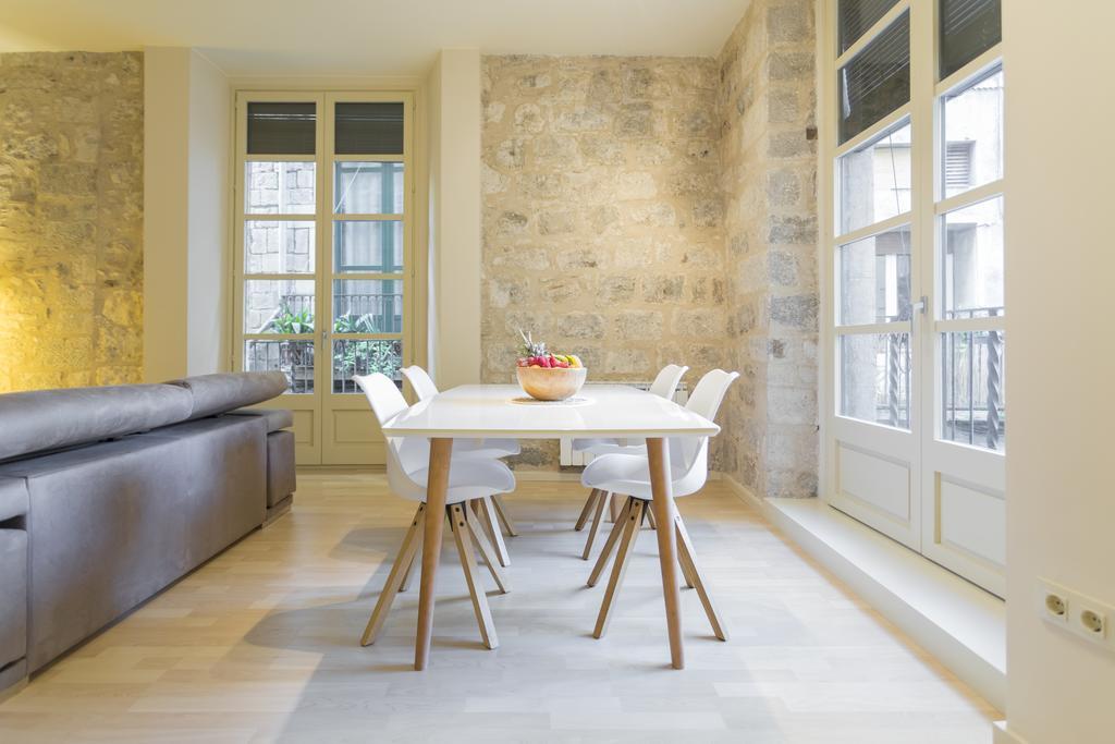 Bravissimo Cort Reial-1B Apartment Girona Bagian luar foto